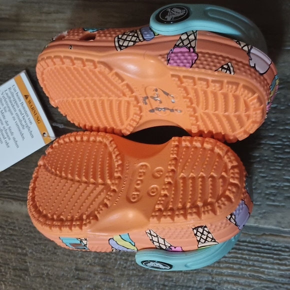 SOLD 💕 HP 🎉Toddler Classic Pool Party CROCS - Picture 11 of 15